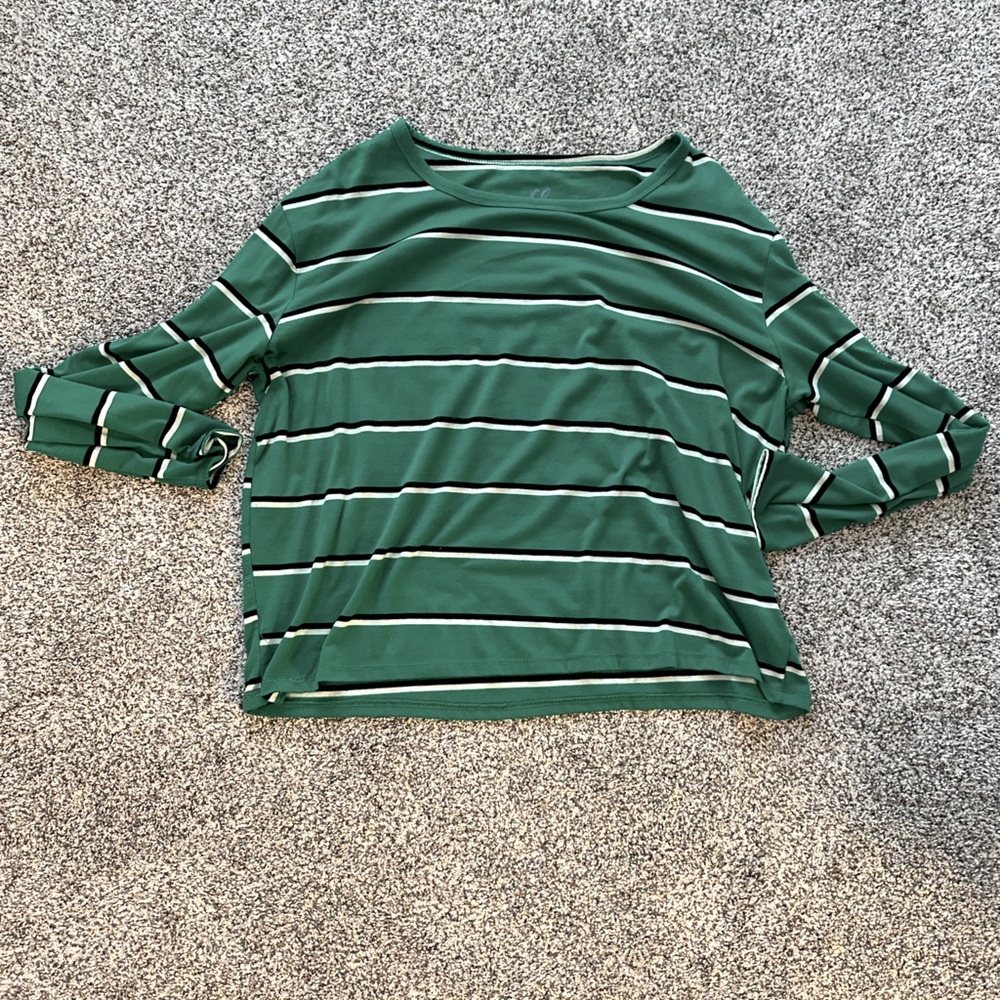 Charlotte Russe top size 3x but fits like XL